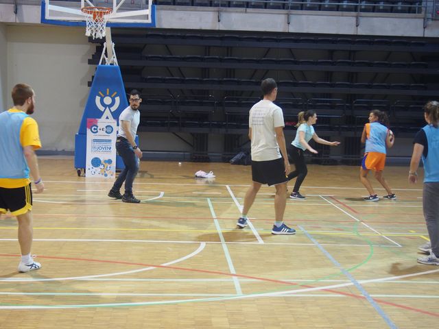 Clinic Joven emprenda Taller Basket