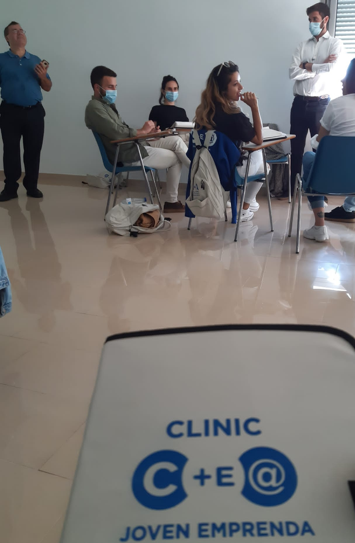 Clinic Joven emprenda Sesión Negociación Chema