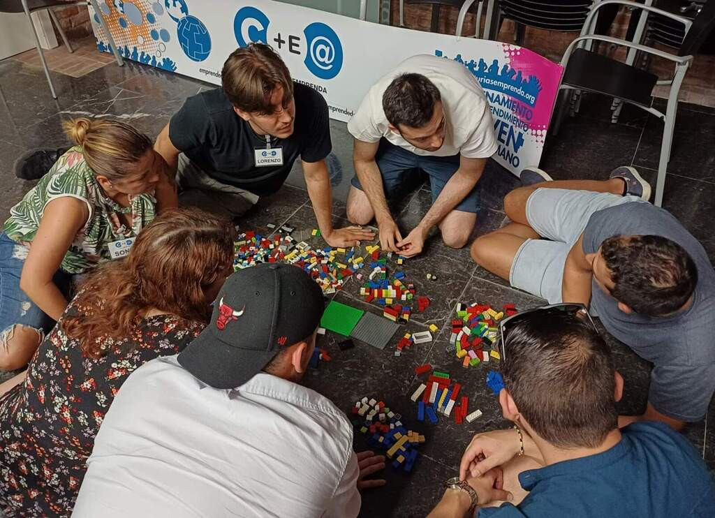 Asturias joven emprenda Lego