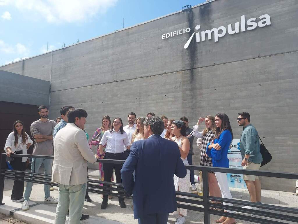 Asturias joven emprenda Brindis y grupo