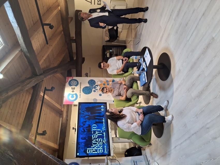 Asturias joven emprenda Cliniqueros