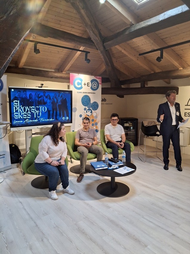 Asturias joven emprenda Cliniqueros