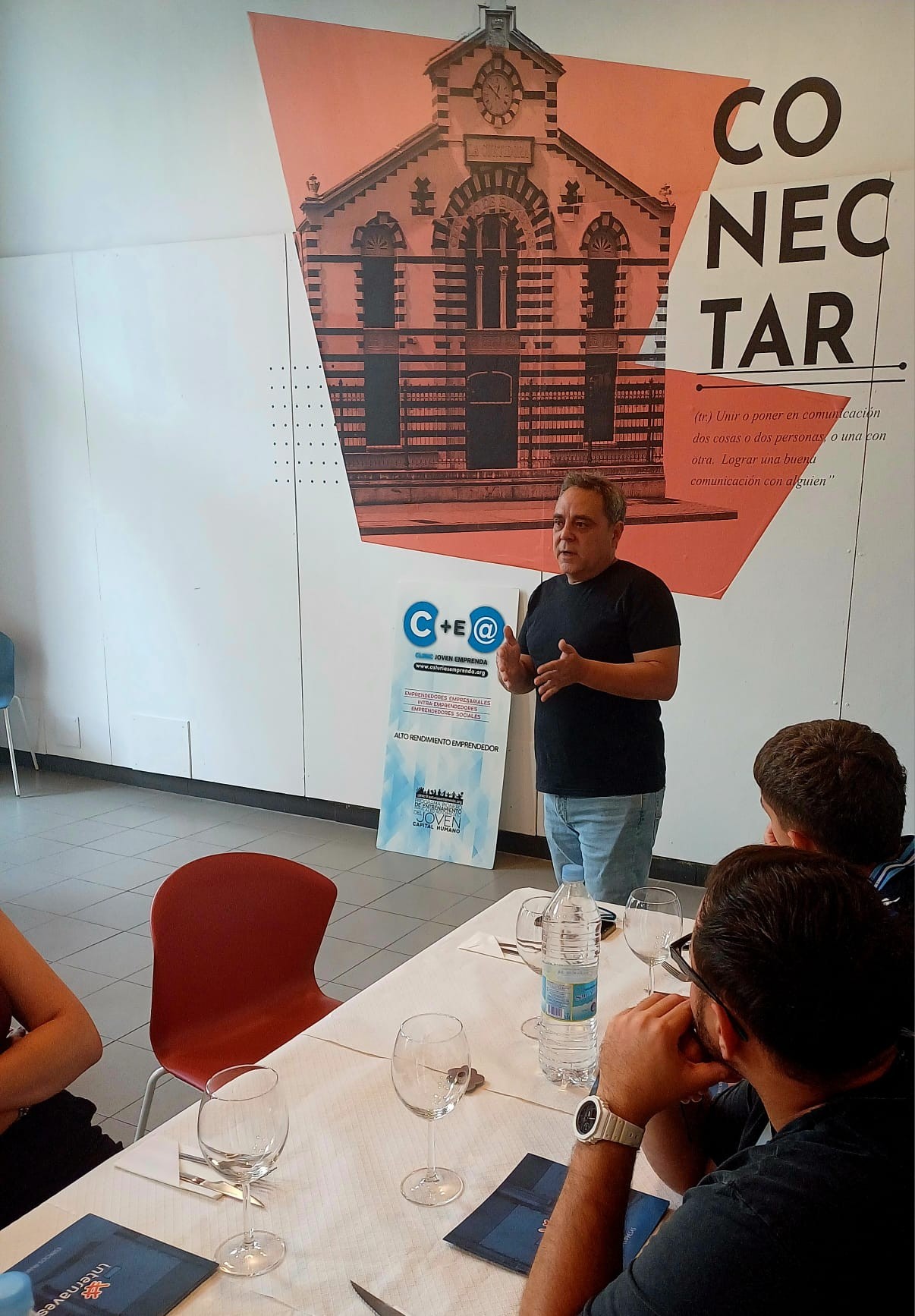 Clinic Joven emprenda Comida en la Curtidora