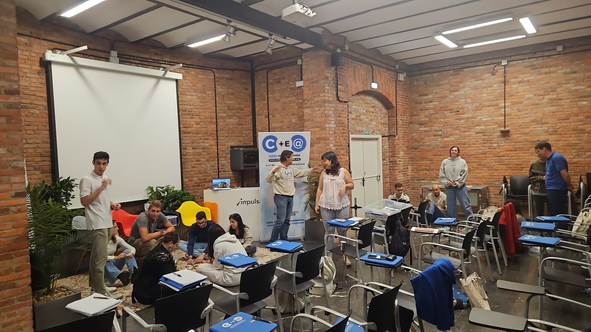 Clinic Joven emprenda Taller LSP